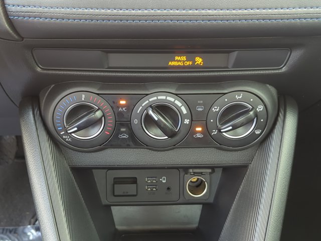 Vehicle image 23 of 30