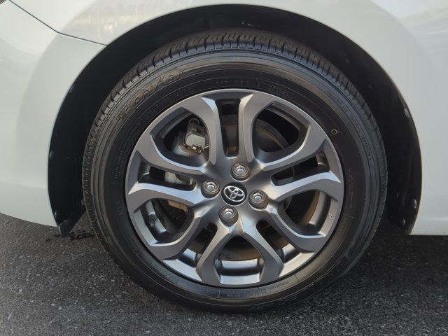 Vehicle image 9 of 30