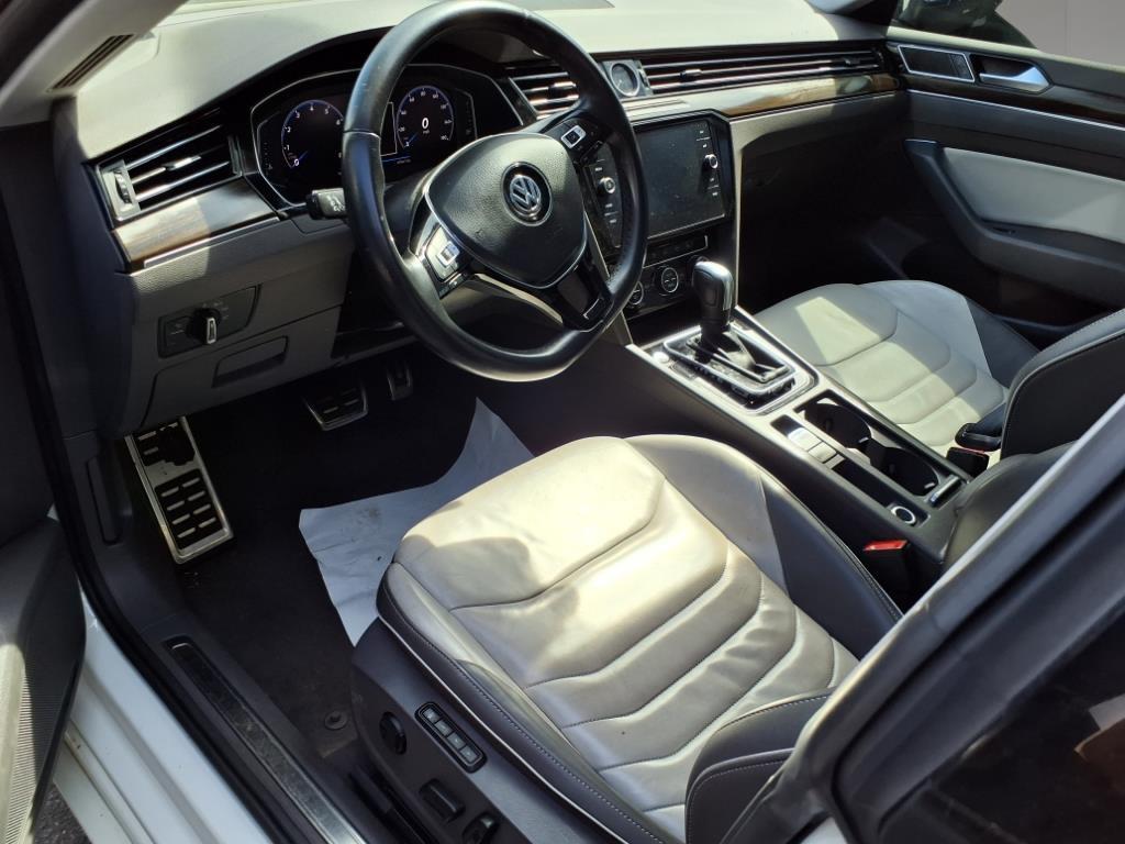 Vehicle image 10 of 18