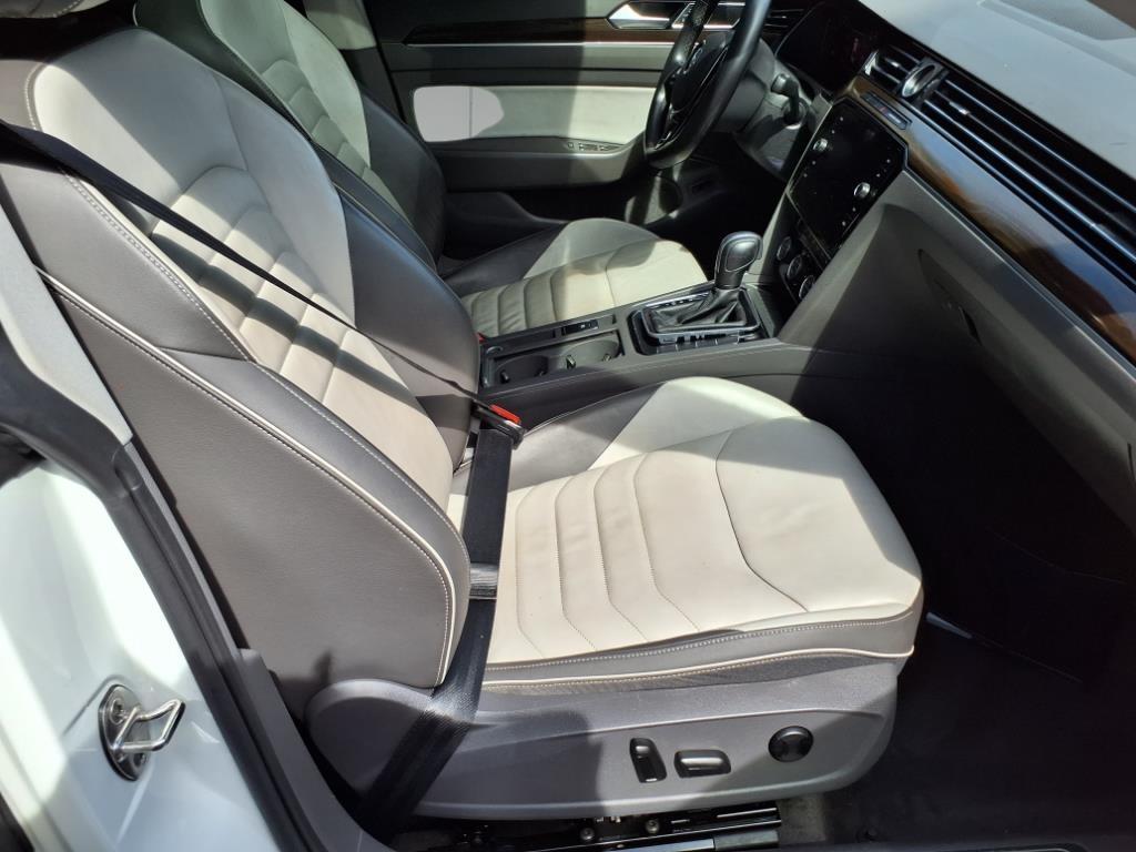 Vehicle image 7 of 18