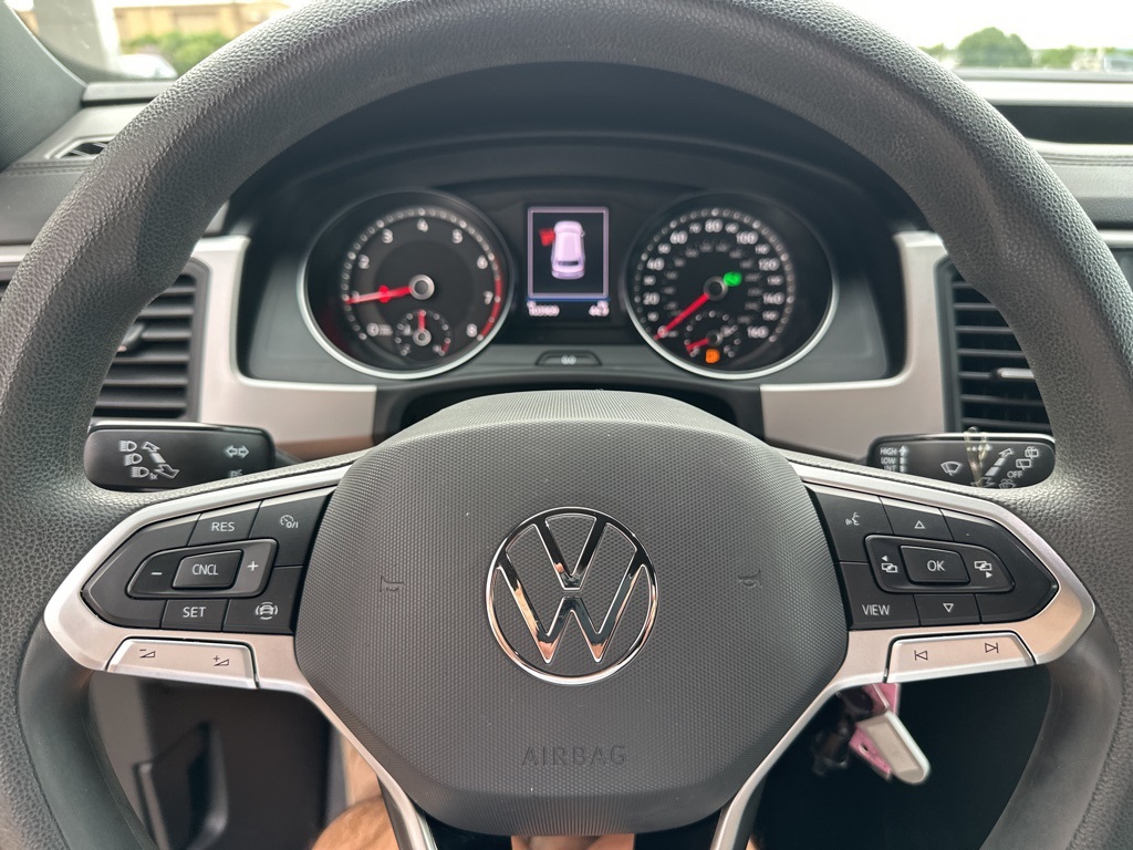 Vehicle image 17 of 23