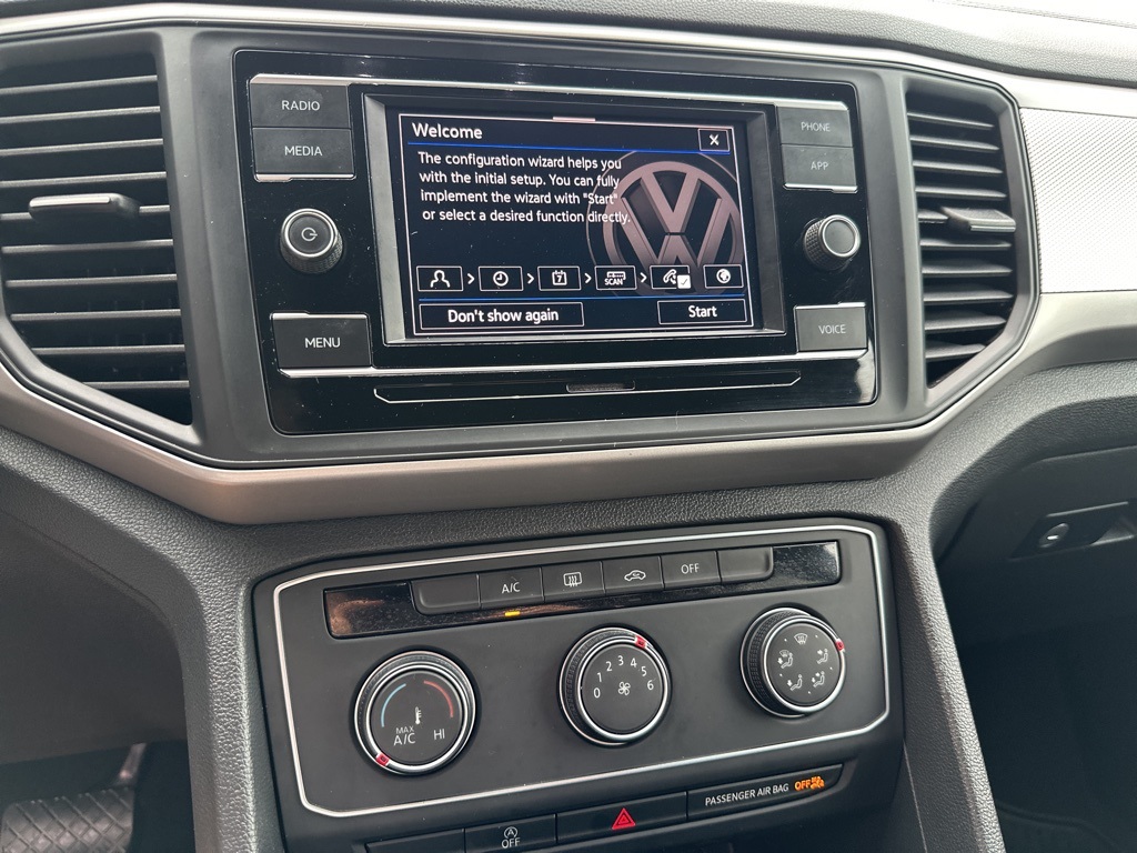 Vehicle image 19 of 23