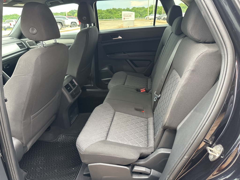 Vehicle image 13 of 23