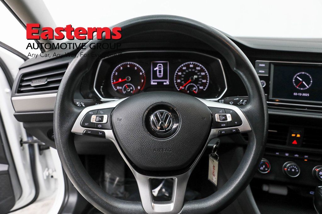 Vehicle image 40 of 61