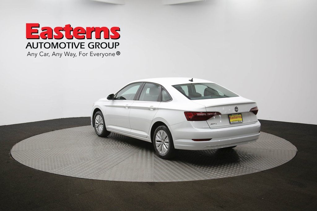 Vehicle image 36 of 61