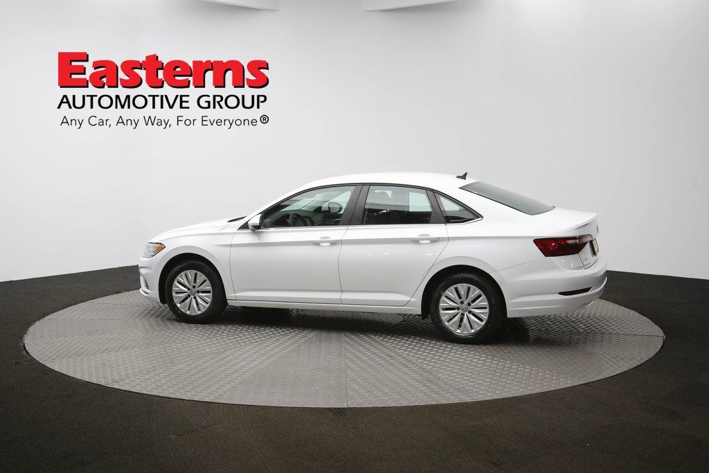 Vehicle image 33 of 61