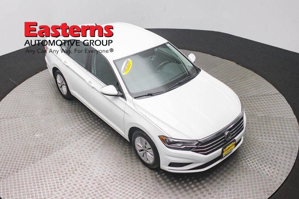 Vehicle image 11 of 61