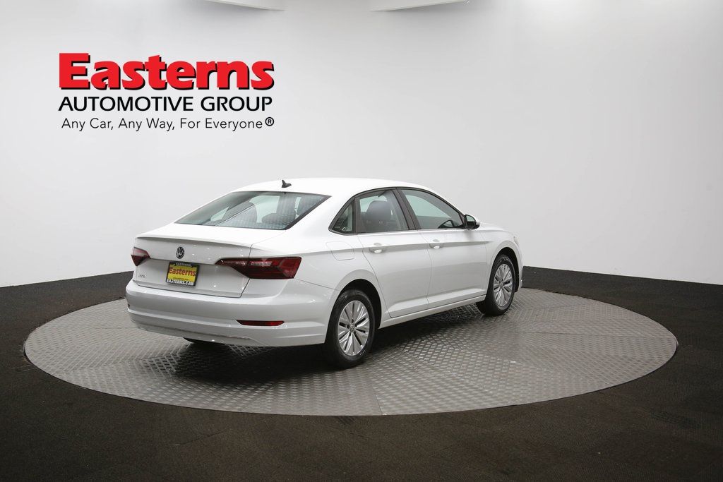 Vehicle image 17 of 61