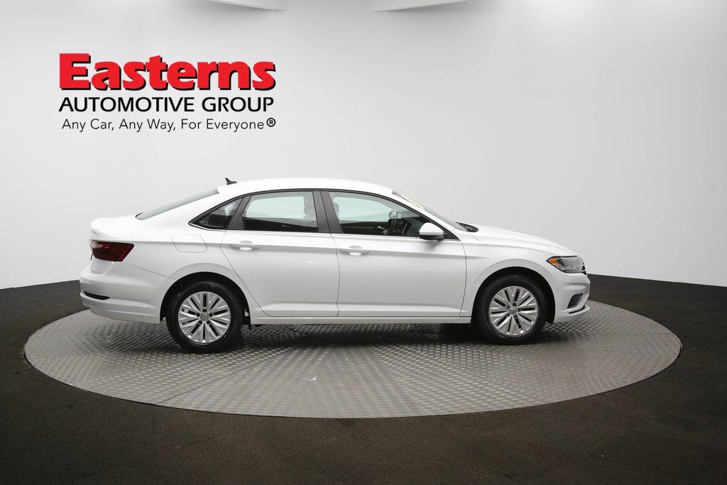 Vehicle image 20 of 61