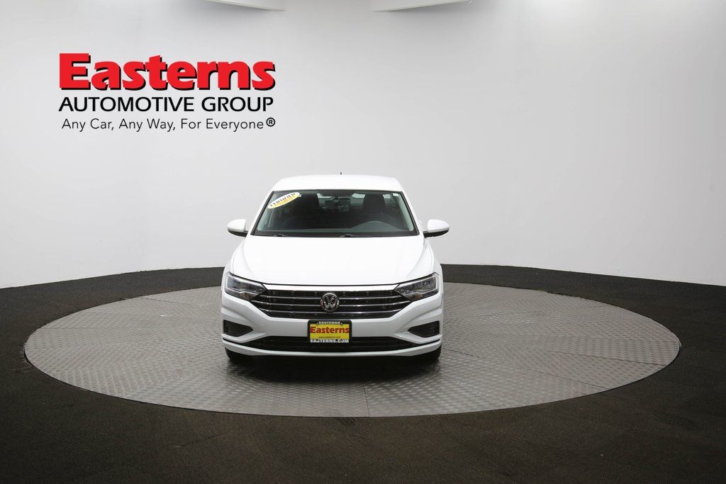 Vehicle image 4 of 61
