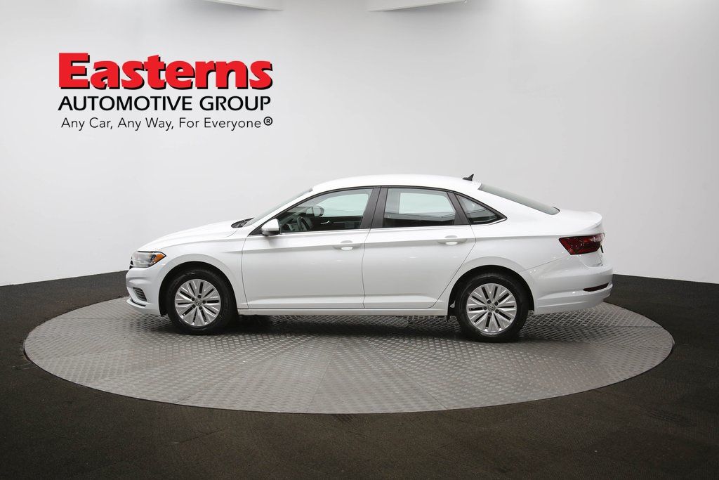 Vehicle image 32 of 61