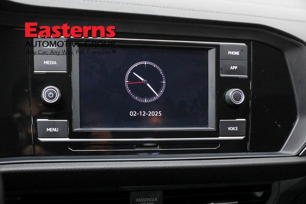 Vehicle image 47 of 61
