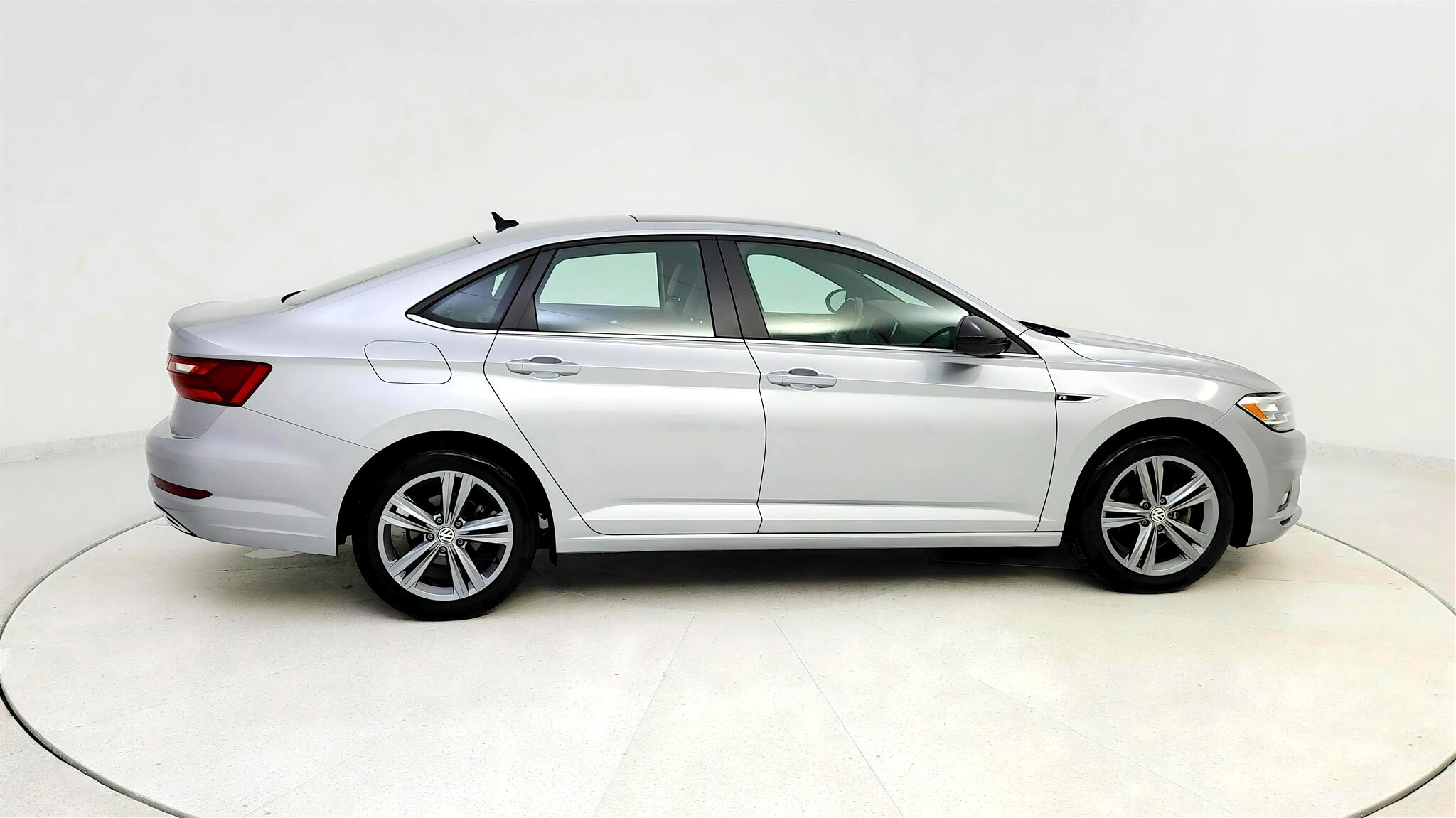 Vehicle image 9 of 51