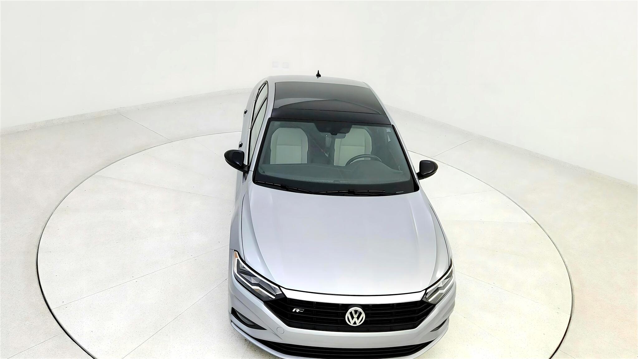Vehicle image 15 of 51