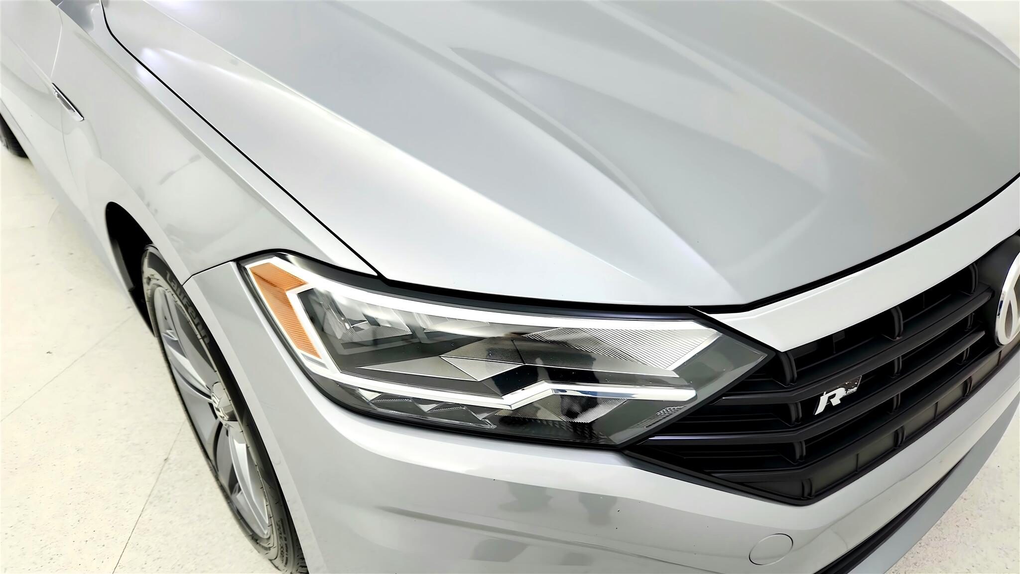 Vehicle image 47 of 51