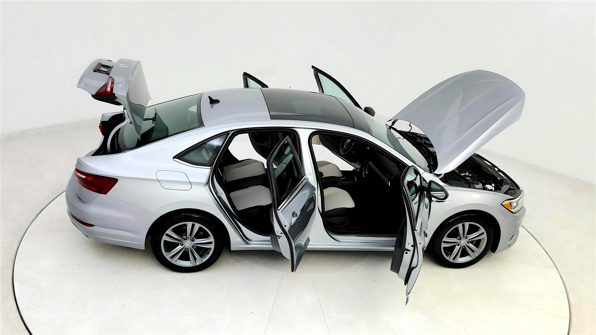 Vehicle image 33 of 51