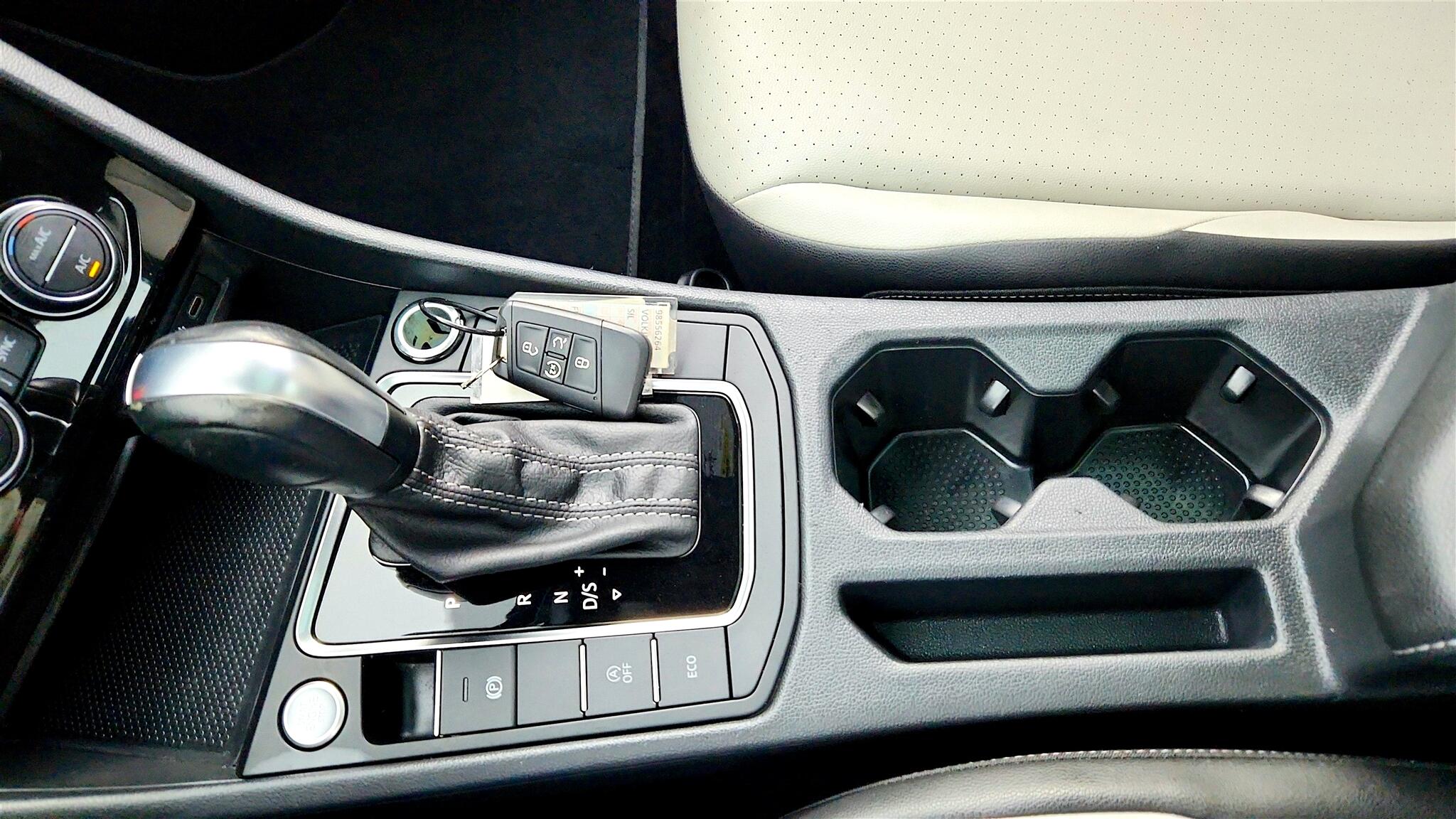 Vehicle image 23 of 51