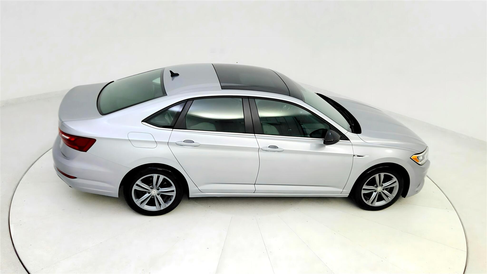Vehicle image 7 of 51