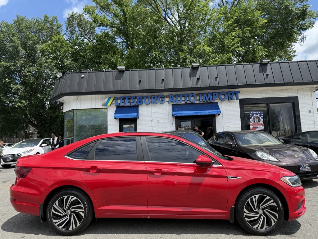 Vehicle image 4 of 33