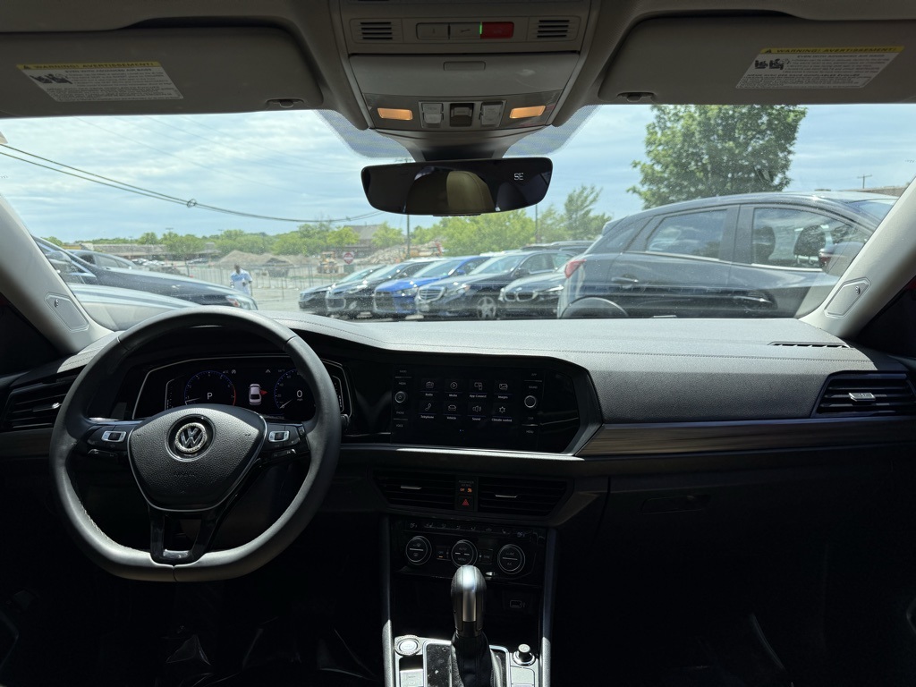 Vehicle image 24 of 33