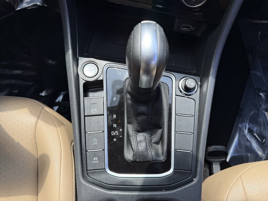 Vehicle image 29 of 33