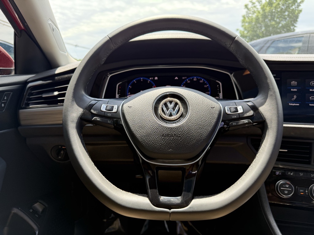 Vehicle image 30 of 33