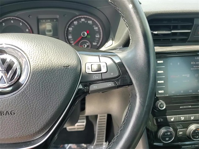 2020 Volkswagen Passat 2.0T R-Line Image 17 of 26