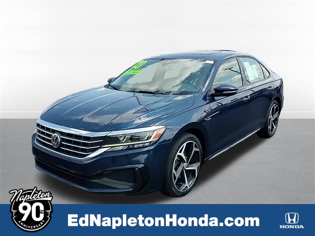 2020 Volkswagen Passat 2.0T R-Line Image 1 of 26