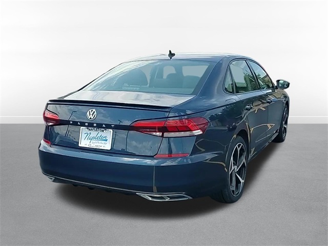 2020 Volkswagen Passat 2.0T R-Line Image 5 of 26