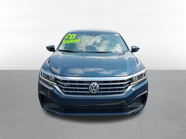 2020 Volkswagen Passat 2.0T R-Line Image 2 of 26