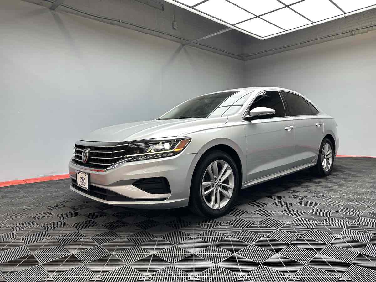 2020 Volkswagen Passat 2.0T SE Image 1 of 34