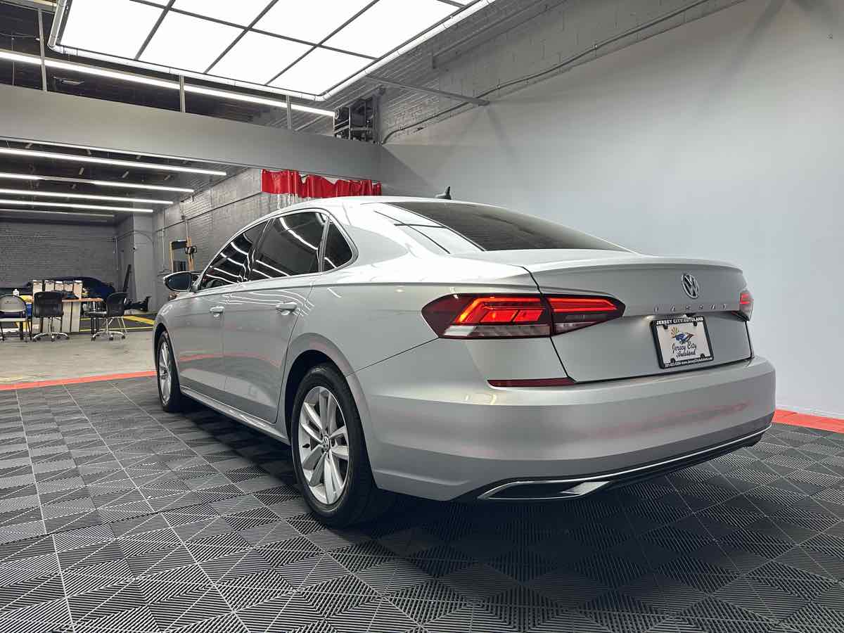 2020 Volkswagen Passat 2.0T SE Image 8 of 34