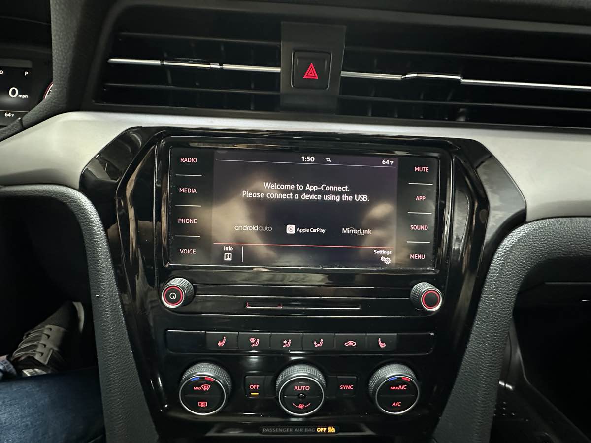 2020 Volkswagen Passat 2.0T SE Image 31 of 34