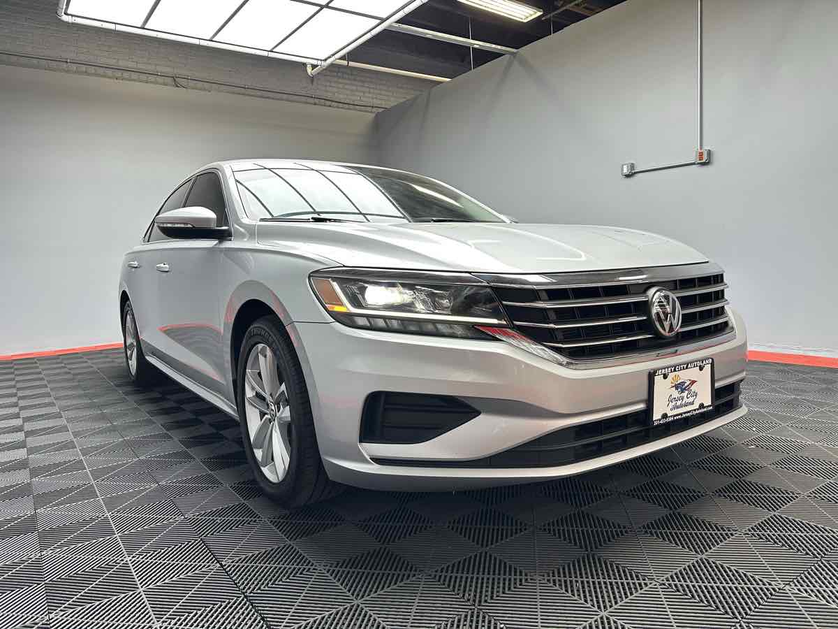 2020 Volkswagen Passat 2.0T SE Image 9 of 34