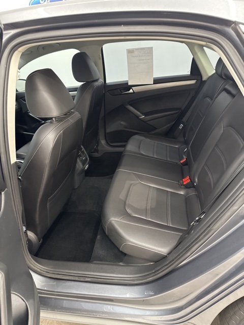 2020 Volkswagen Passat 2.0T SE Image 28 of 37