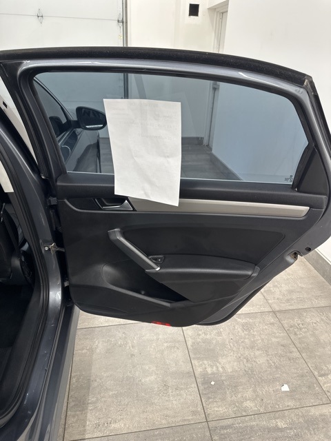 2020 Volkswagen Passat 2.0T SE Image 12 of 37