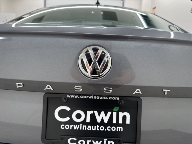 2020 Volkswagen Passat 2.0T SE Image 16 of 37