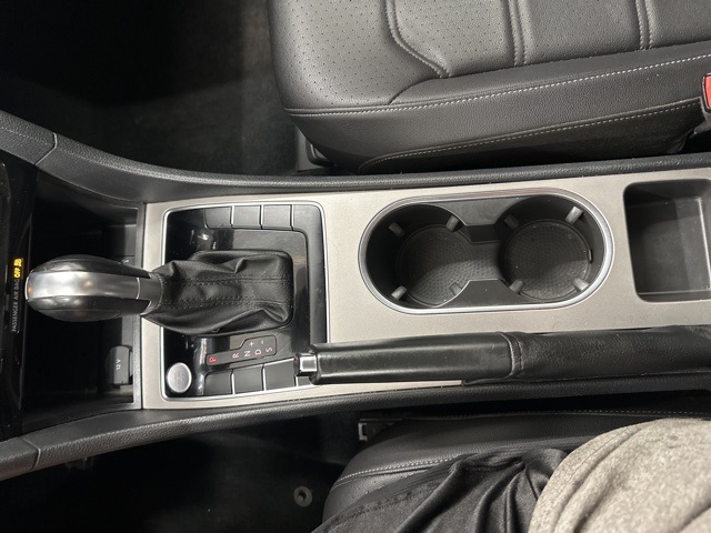 2020 Volkswagen Passat 2.0T SE Image 19 of 37