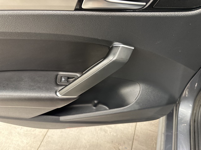 2020 Volkswagen Passat 2.0T SE Image 21 of 37
