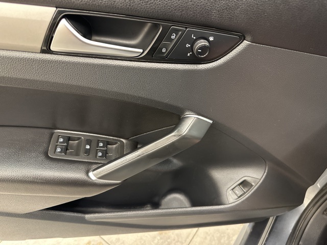 2020 Volkswagen Passat 2.0T SE Image 22 of 37