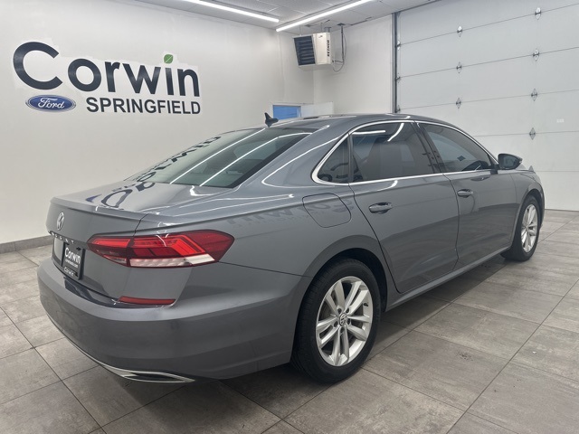 2020 Volkswagen Passat 2.0T SE Image 4 of 37