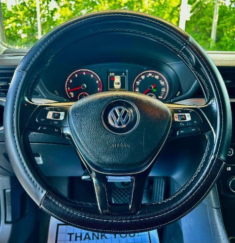 2020 Volkswagen Passat 2.0T SE Image 7 of 10
