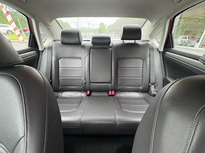 Vehicle image 22 of 37