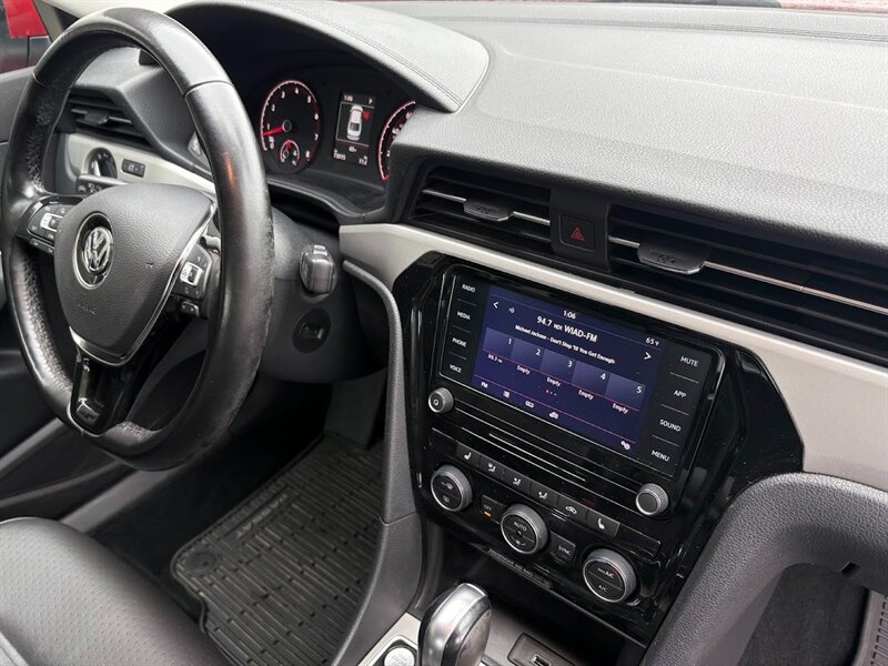 Vehicle image 31 of 37