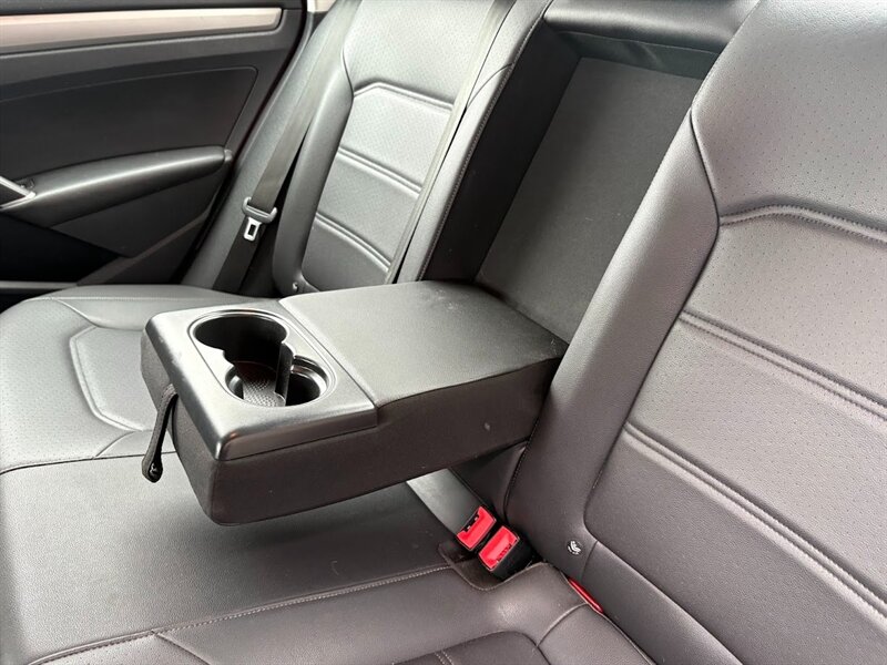 Vehicle image 15 of 37