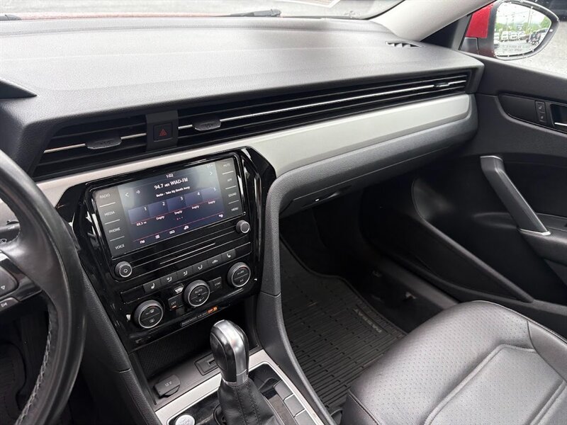 Vehicle image 19 of 37