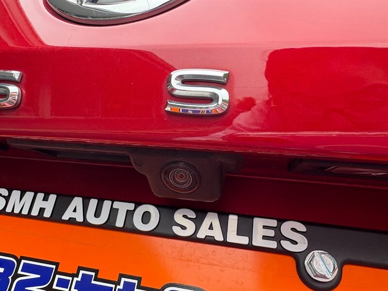 Vehicle image 24 of 37
