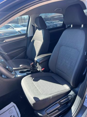 2020 Volkswagen Passat 2.0T S Image 8 of 23