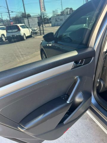 2020 Volkswagen Passat 2.0T S Image 21 of 23