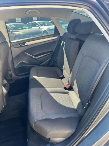 2020 Volkswagen Passat 2.0T S Image 10 of 23